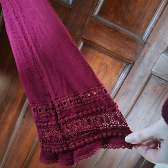 Miss Me Womens Crochet Accent V-Neck Blouse Small Viscose & Cotton Burgundy - Picture 8 of 8